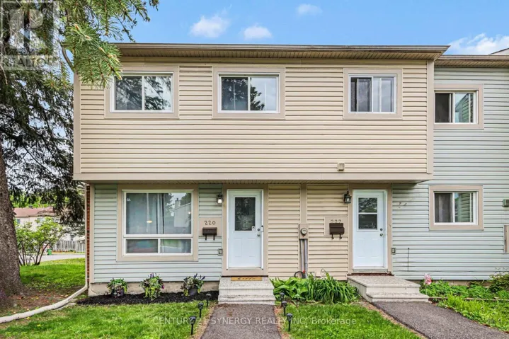 220 MILLROAD WAY, Ottawa, Ontario K1E2C9