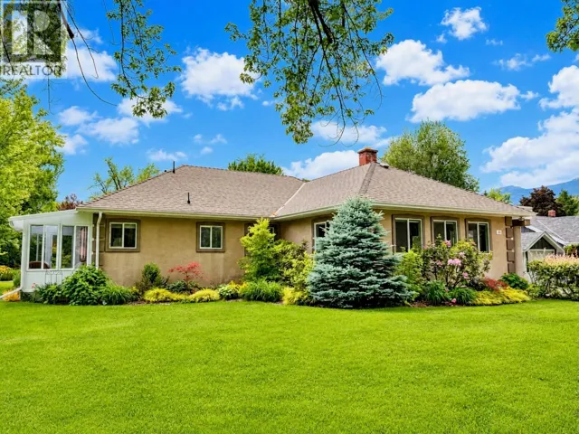 201 Ritchie Avenue, Trail, British Columbia V1R1H1
