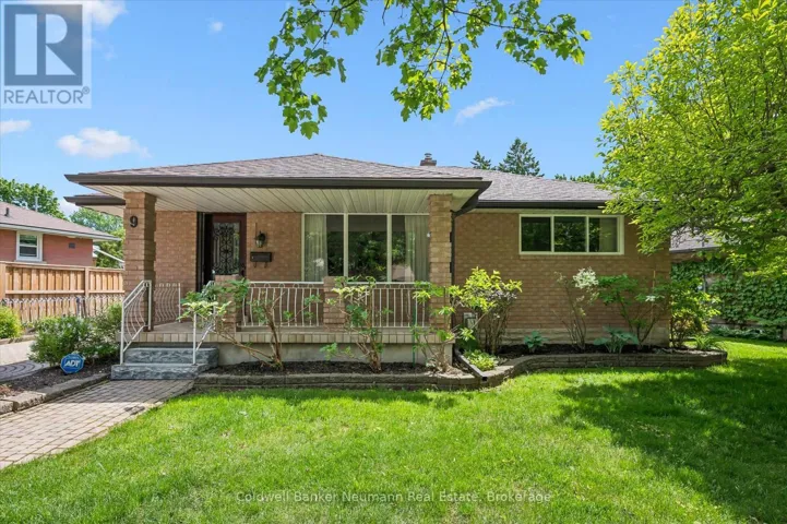 9 OTTAWA CRESCENT, Guelph (St. George’s), Ontario N1E2A4