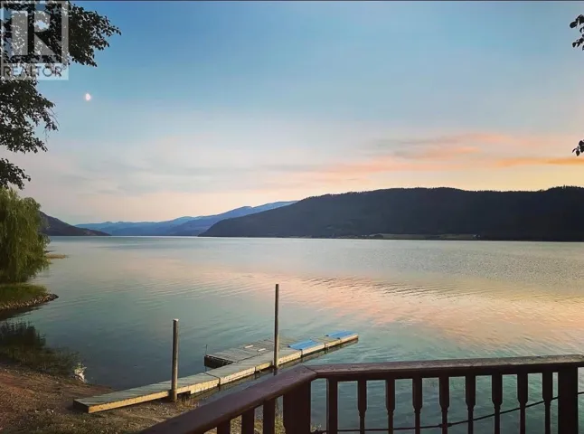 620 APPLEGROVE Road, Fauquier, British Columbia V0G1K0