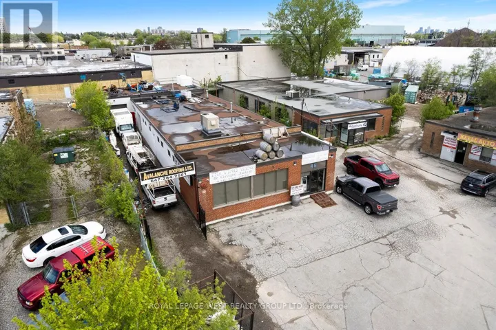 45 DENSLEY AVENUE, Toronto (Brookhaven-Amesbury), Ontario M6M2P5