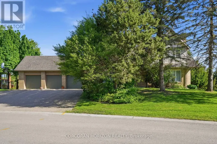 18 CURTIS CRESCENT, King (King City), Ontario L7B1C3
