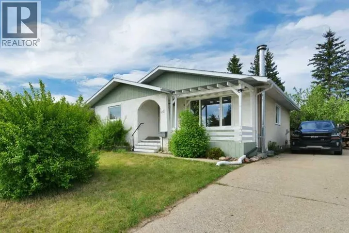 22 Blackstone Avenue, Lacombe, Alberta T4L1P7