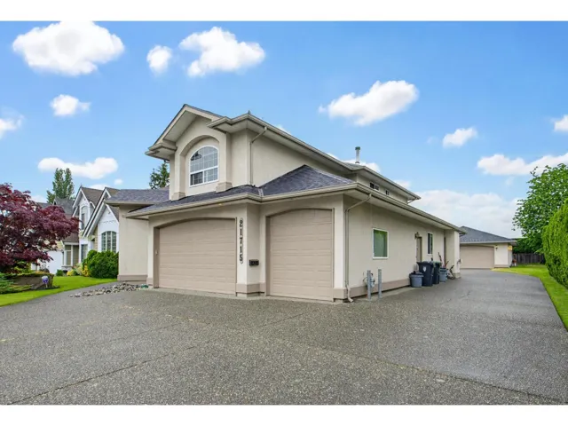 21715 44A AVENUE, Langley, British Columbia V3A9C4