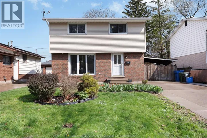 3581 WOLFE COURT, Windsor, Ontario N9C1X2