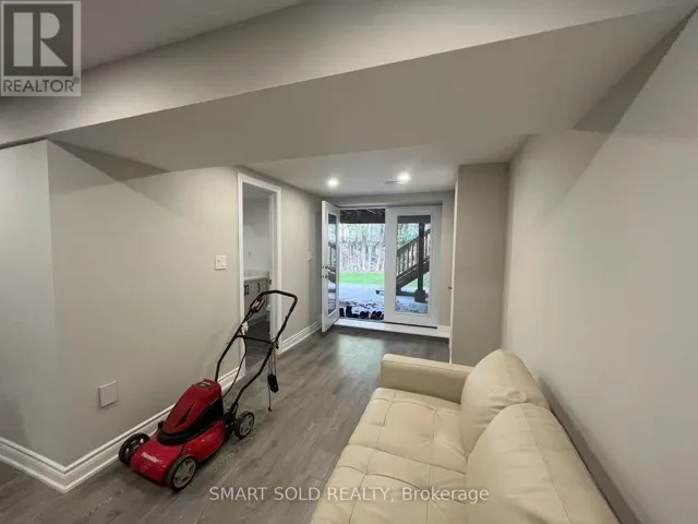 WALK OUT BASEMENT - 45 ABBEYWOOD TRAIL, Toronto (Banbury-Don Mills), Ontario M3B3B4