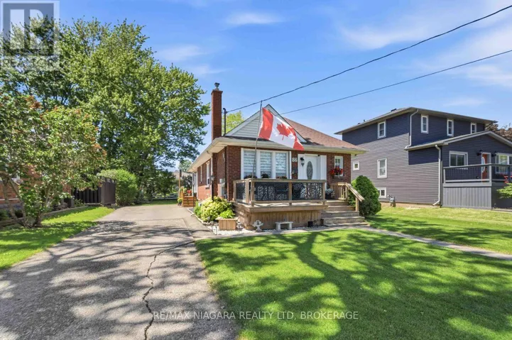 86 CLARE AVENUE, Port Colborne (Sugarloaf), Ontario L3K5H4