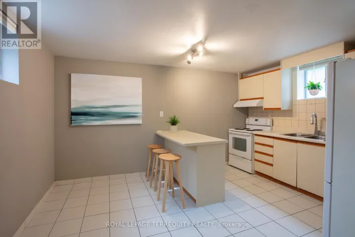 BASEMENT - 10 NORTHCLIFFE BOULEVARD, Toronto (Corso Italia-Davenport), Ontario M6H3H1
