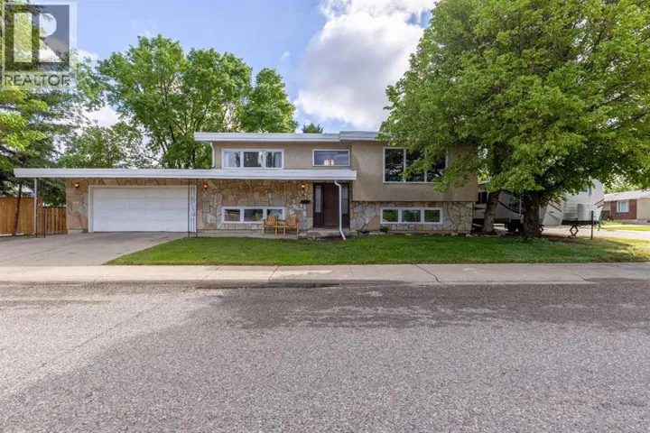 5 Larkspur Road N, Lethbridge, Alberta T1H4J6