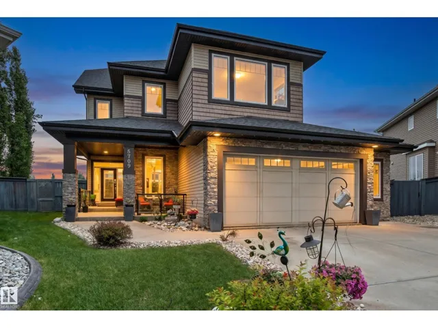 5709 MCLUHAN BA NW, Edmonton, Alberta T6R0P8