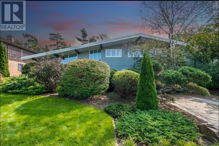 5830 Chain Rock Drive, Halifax, Nova Scotia B3H1A1