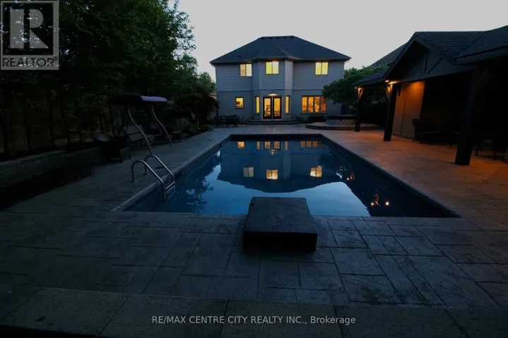 1027 MANCHESTER ROAD, London North (North L), Ontario N6H5J1