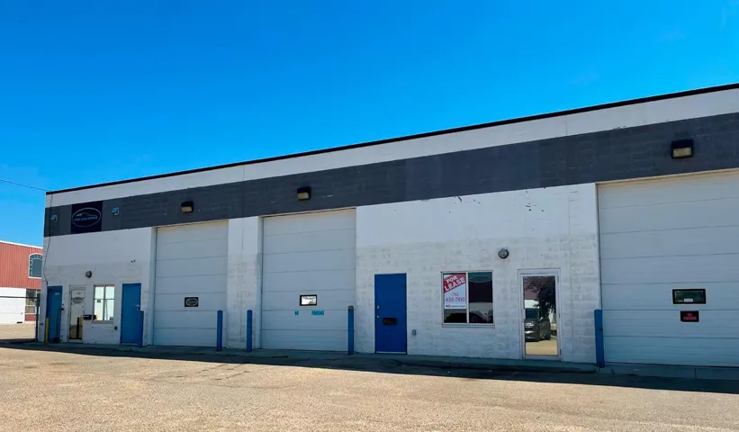 11631 145 St NW, Edmonton, Alberta T5M1V9