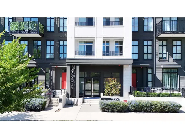 304 13963 105 BOULEVARD, Surrey, British Columbia V3T0M9