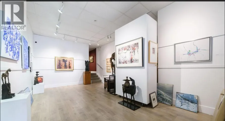 2245 GRANVILLE STREET, Vancouver, British Columbia V6H3G1