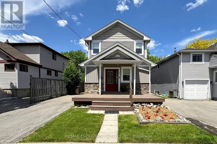 7 WINDERMERE AVENUE, Hamilton (Hamilton Beach), Ontario L8H7G3