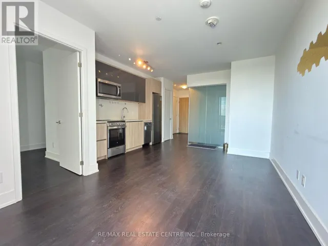 723 - 3100 KEELE STREET, Toronto (Downsview-Roding-CFB), Ontario M3M0E1