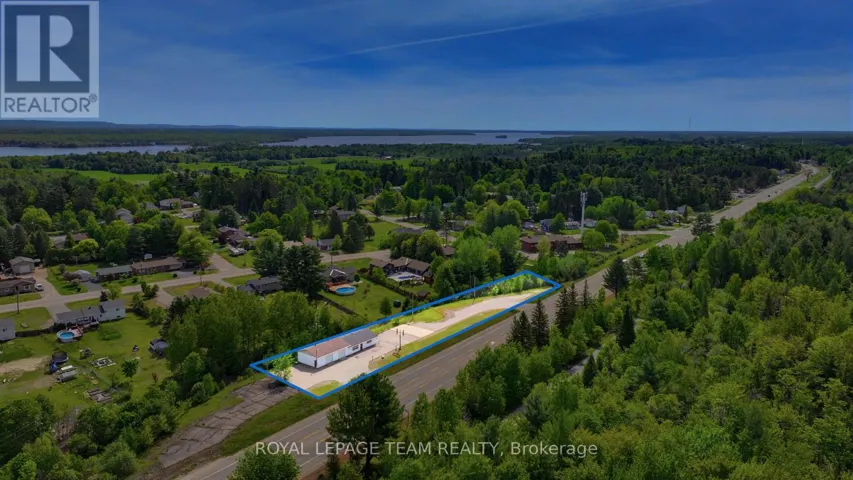 2427 PETAWAWA BOULEVARD, Petawawa, Ontario K8H2Z4