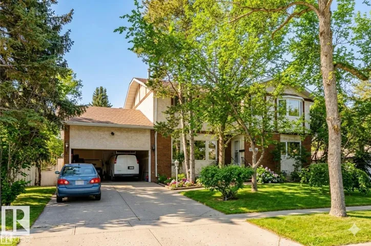 10819 54 AV NW, Edmonton, Alberta T6H0T8