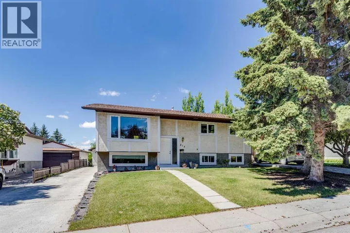 215 Silver Valley Rise NW, Calgary, Alberta T3B4X8
