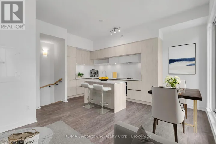 TH923 - 2 STECKLEY HOUSE LANE, Richmond Hill, Ontario L4S1M4