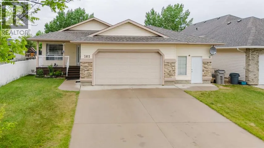 203 Pinnacle Way, Grande Prairie, Alberta T8W2S9