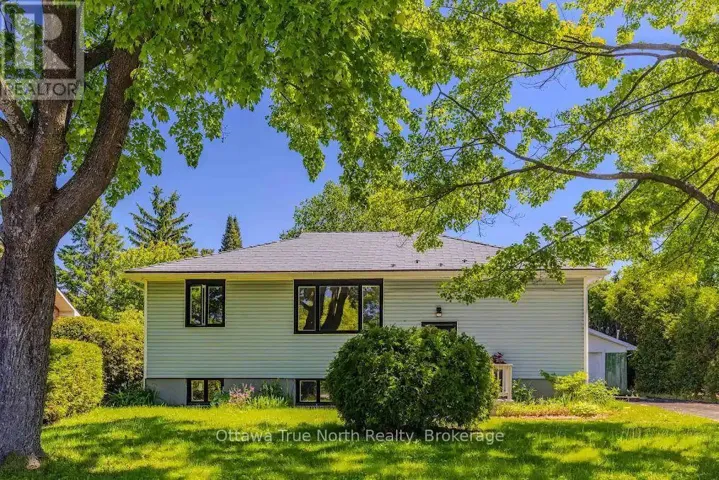 35 TAUVETTE STREET, Ottawa, Ontario K1B3A1