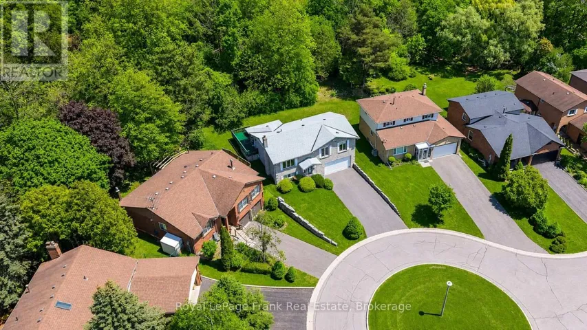 311 CUMBERLAND COURT, Oshawa (Donevan), Ontario L1H8E7