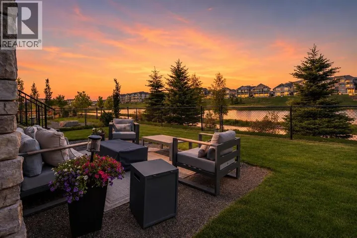 38 Highwood Drive, Okotoks, Alberta T1S5S3