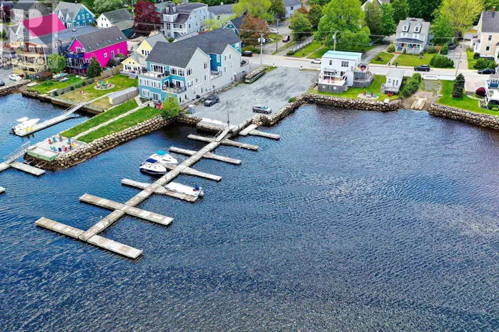 617, 619 & 621 Main Street, Mahone Bay, Nova Scotia B0J2E0
