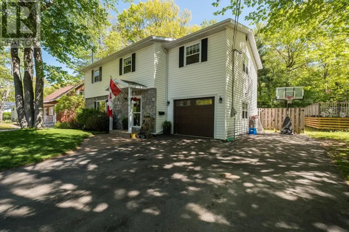 82 Hirtle Drive, Bridgewater, Nova Scotia B4V3N6
