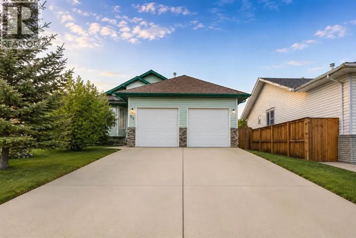 35 Maple Walk, Crossfield, Alberta T0M0S0