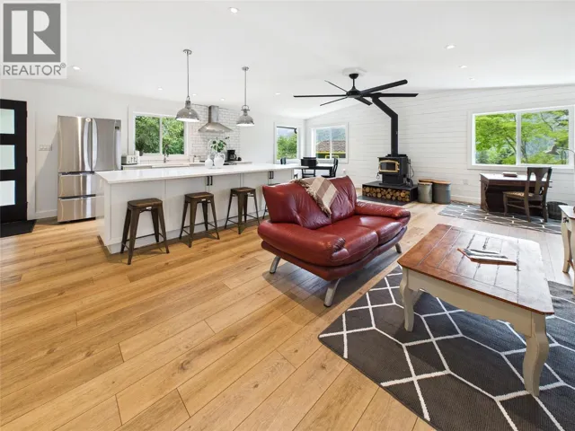 3718 Krestova Road, Krestova, British Columbia V0G1H2