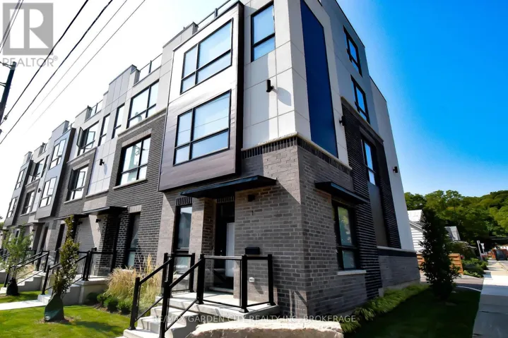 5 - 2 BROCK STREET S, Hamilton (Dundas), Ontario L9H3G6