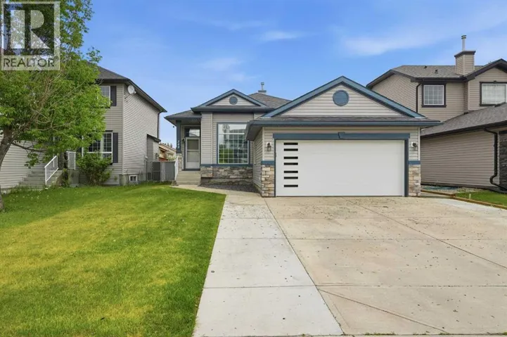 209 Oakmere Close, Chestermere, Alberta T1X1L1