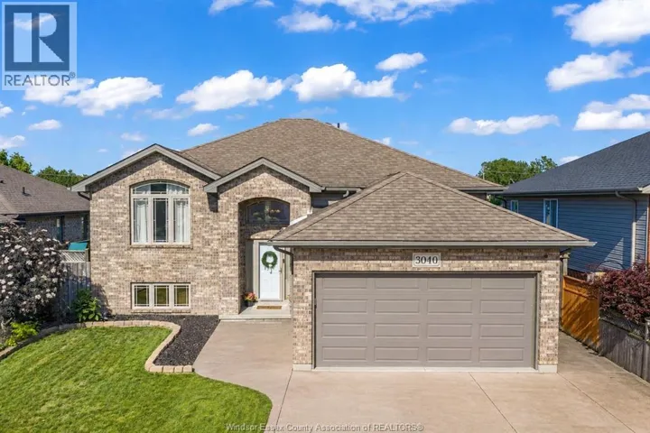 3040 TROUP CRESCENT, Windsor, Ontario N8R0A5