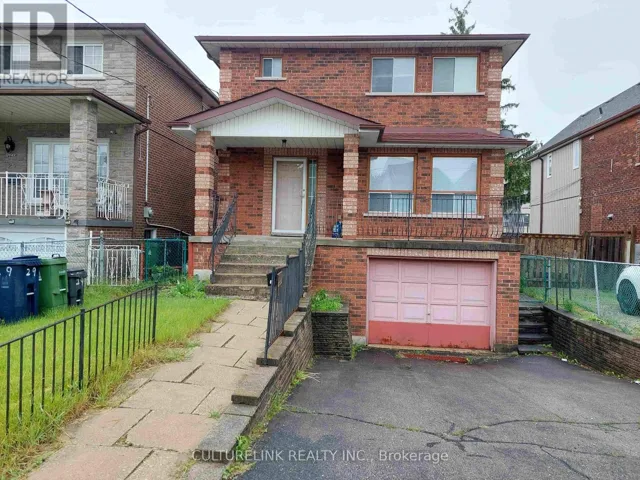 29 GOLDWIN AVENUE, Toronto (Mount Dennis), Ontario M6M2C3