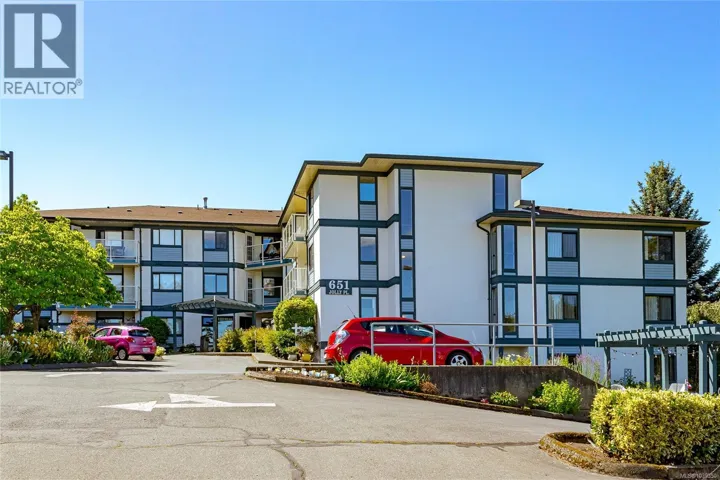 102 651 Jolly Pl, Saanich, British Columbia V8Z6R9