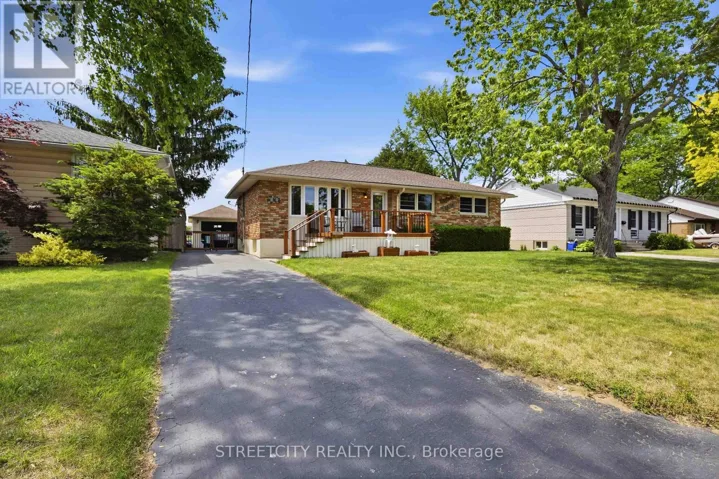 893 HOLLANDS AVENUE, Sarnia, Ontario N7S3B9