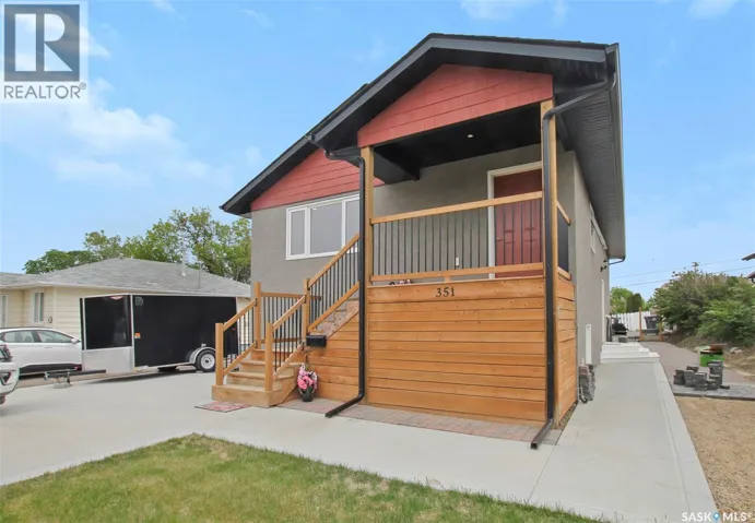 351 4th AVENUE NW, Swift Current, Saskatchewan S9H0V1