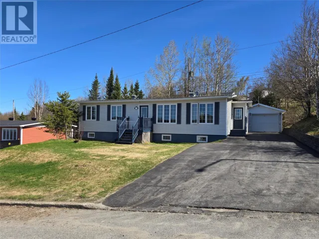 11 Gilbert Avenue, Wabush, Newfoundland & Labrador A0R1B0