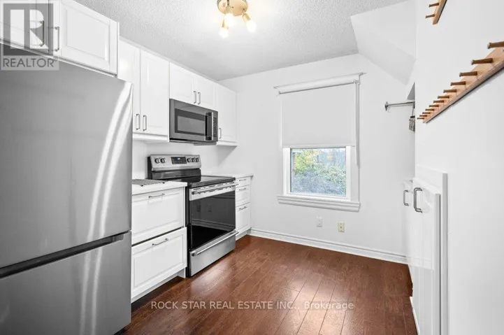 UPPER - 15 MELROSE AVENUE N, Hamilton (Stipley), Ontario L8L6X3