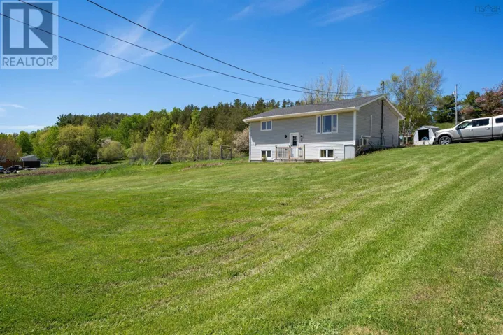 9 Demont Drive, Linacy, Nova Scotia B2H5C4