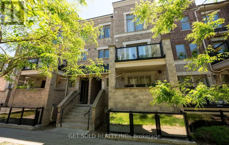 132 - 80 PARROTTA DRIVE, Toronto (Humberlea-Pelmo Park), Ontario M9M0E6