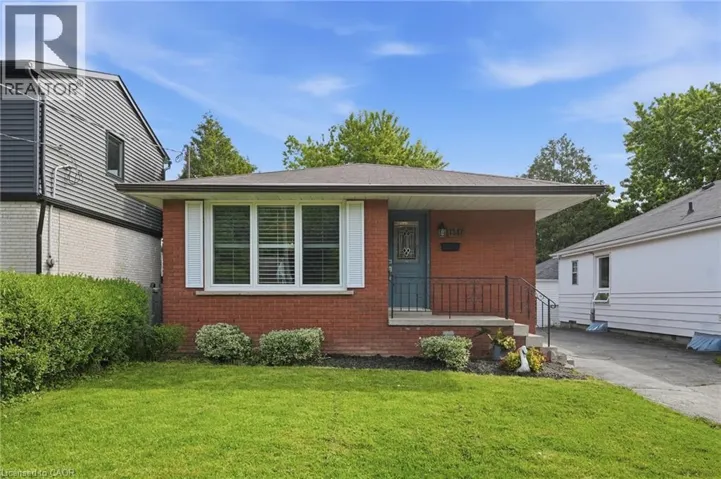 1347 FISHER Avenue, Burlington, Ontario L7P2L7