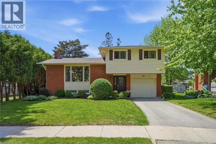 4 BRADLEY Place, Kitchener, Ontario N2A2B3