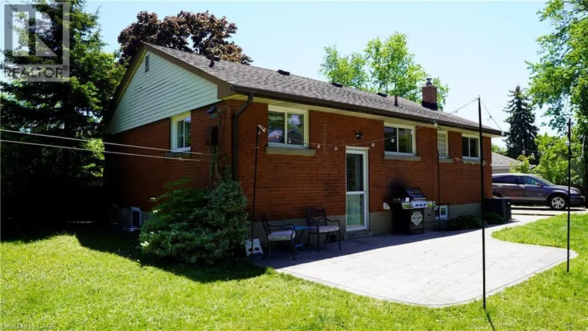 12 CECILIA Court, Hamilton, Ontario L8T2E9