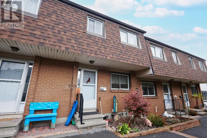 B - 902 ELMSMERE ROAD, Ottawa, Ontario K1J7T6