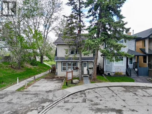 2452 28 Avenue SW, Calgary, Alberta T2T1K9