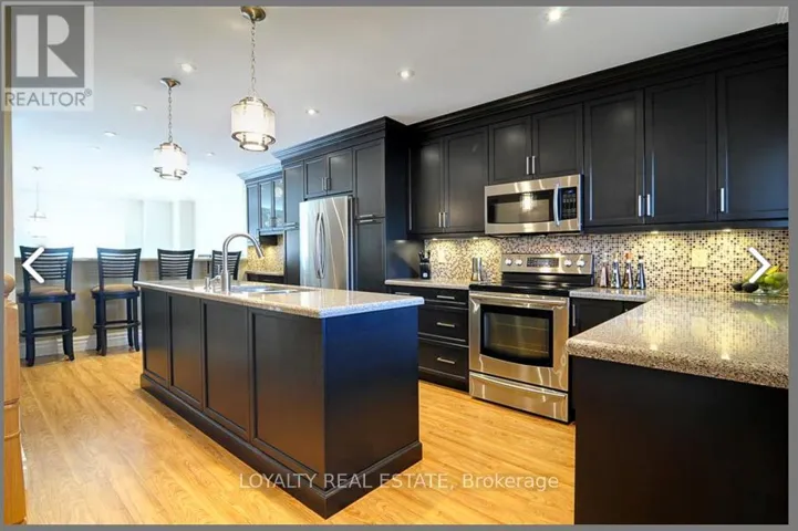 33 SPRUCEDALE WAY, Whitby (Pringle Creek), Ontario L1N9T9
